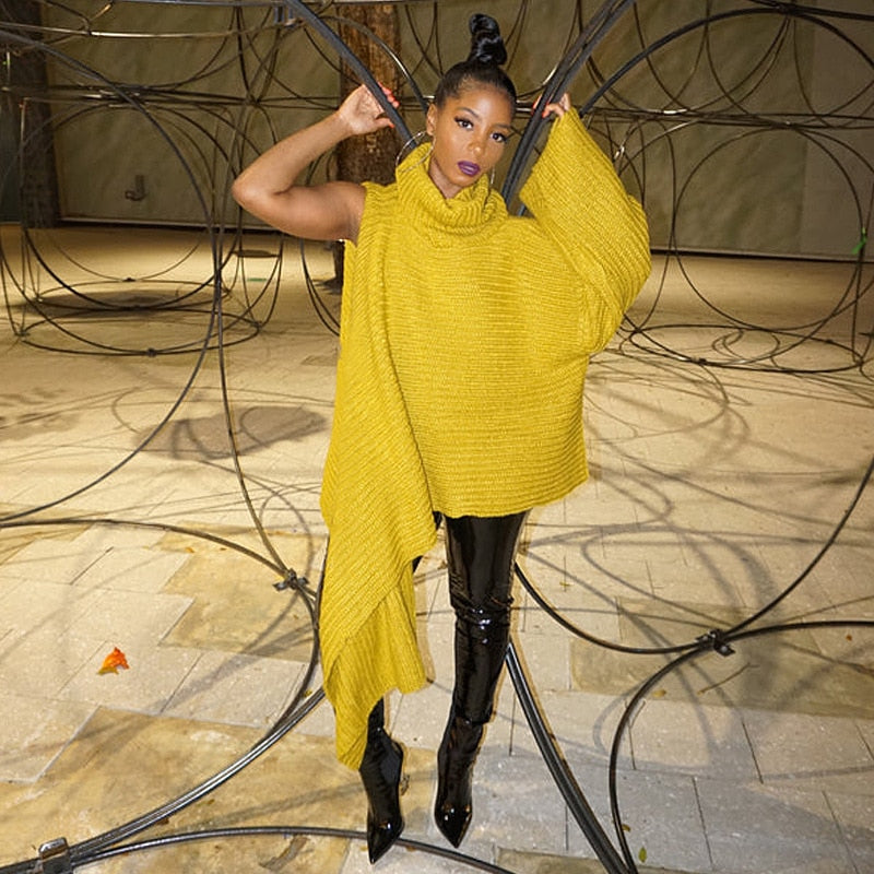 "SlingShot" One Sleeve Turtleneck Pullover